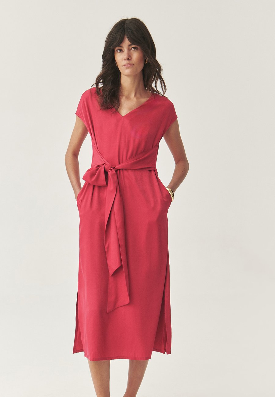 Платье TATUUM EURIS CZ, Fuhsia/Neon Pink
Платье TATUUM EURIS CZ, Fuhsia/Neon Pink