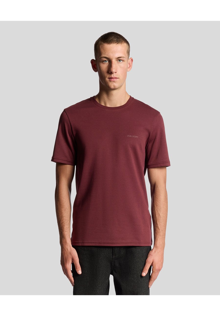 Футболка Lyle & Scott CHEST LOGO INTERLOCK , Port/Bordeaux
Футболка Lyle & Scott CHEST LOGO INTERLOCK , Port/Bordeaux