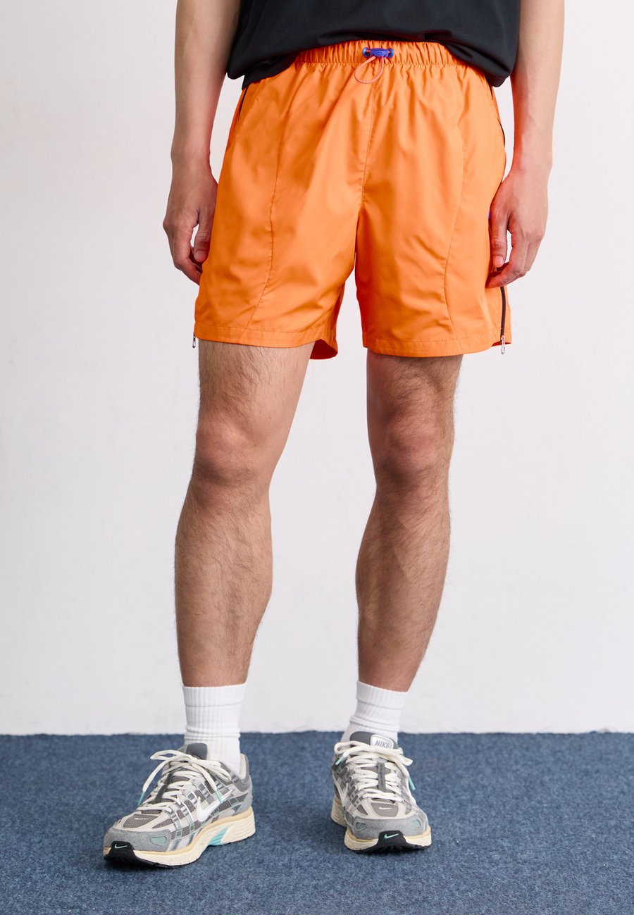 Шорты Nike Sportswear Shorts, Total Orange/Hyper Royal/Green Shock/Orange
Шорты Nike Sportswear Shorts, Total Orange/Hyper Royal/Green Shock/Orange