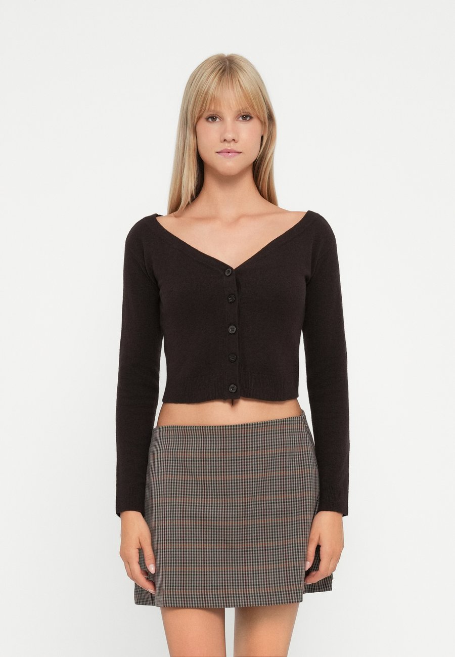 Кардиган GAP CASHSOFT, Terra Brown/Brown
Кардиган GAP CASHSOFT, Terra Brown/Brown