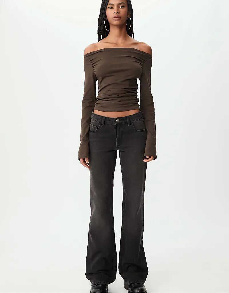 Лонгслив Stradivarius с длинным рукавом и сборкой коричневого цвета
Лонгслив Stradivarius с длинным рукавом и сборкой коричневого цвета