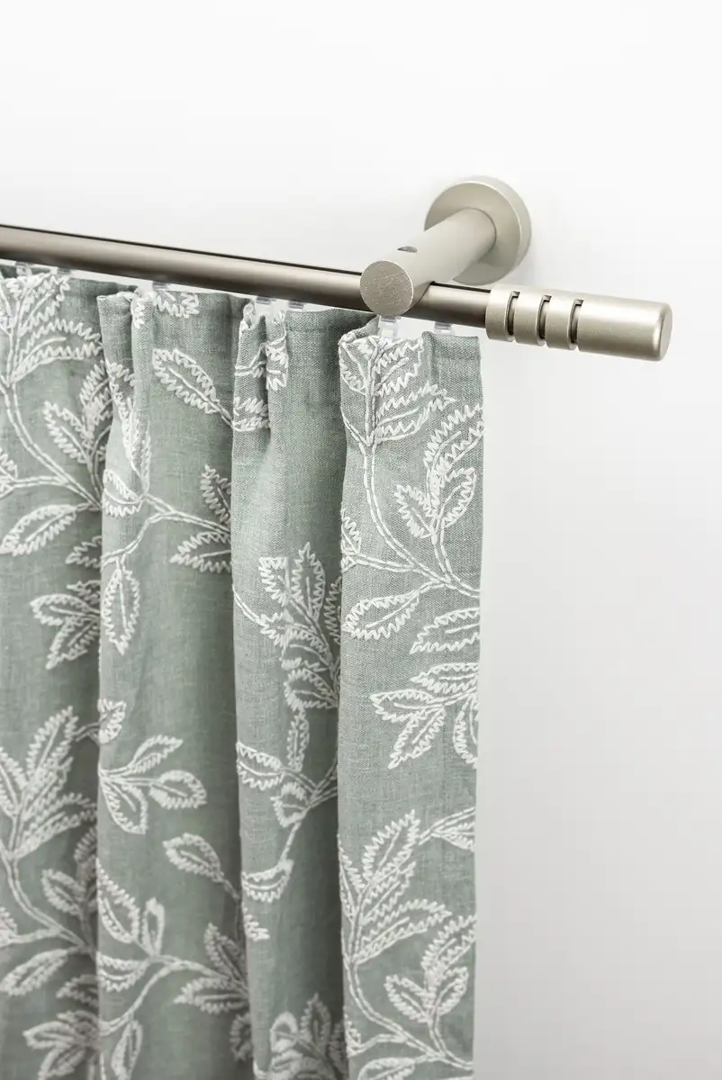 Карниз для штор GARESA "PEMPIA", 1 направляющая, желаемая длина, комплект для штор, комплект внутренних направляющих, выдвижной, кнопка с вырезами 170 см, Ø 20 мм, цвет chromfarben
Карниз для штор GARESA "PEMPIA", 1 направляющая, желаемая длина, комплект для штор, комплект внутренних направляющих, выдвижной, кнопка с вырезами 170 см, Ø 20 мм, цвет chromfarben