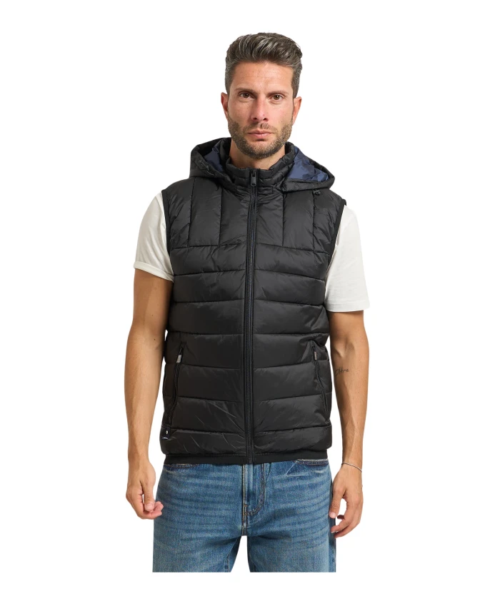 Черный жилет без рукавов с капюшоном Yes Zee, черный
Черный жилет без рукавов с капюшоном Yes Zee, черный