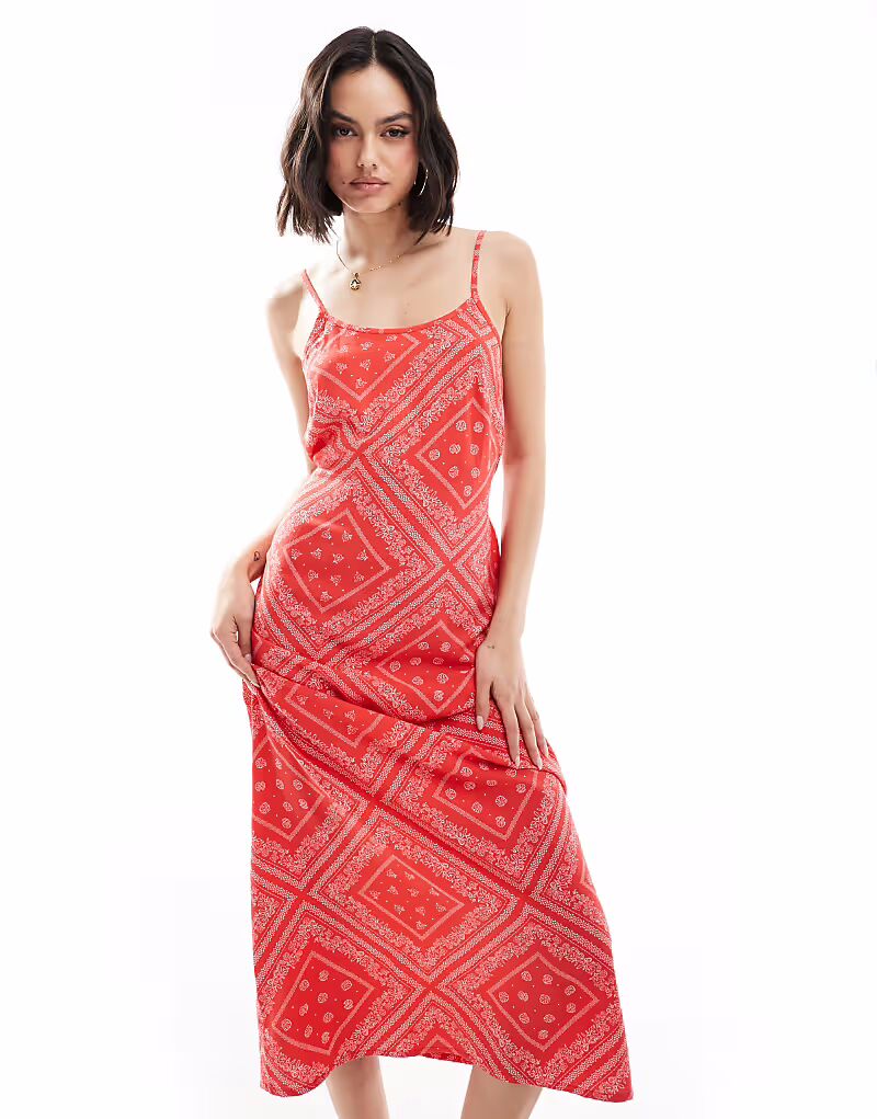 Платье-комбинация макси Miss Selfridge с круглым вырезом и бретельками, с принтом в виде банданы
Платье-комбинация макси Miss Selfridge с круглым вырезом и бретельками, с принтом в виде банданы