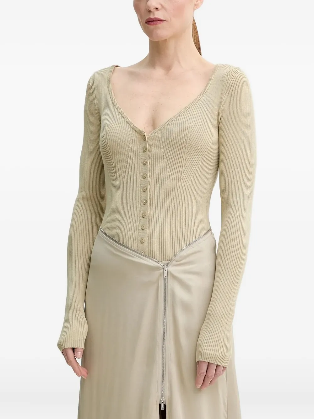 Кардиган с пуговицами из ребристой ткани HERSKIND, нейтральный
Кардиган с пуговицами из ребристой ткани HERSKIND, нейтральный