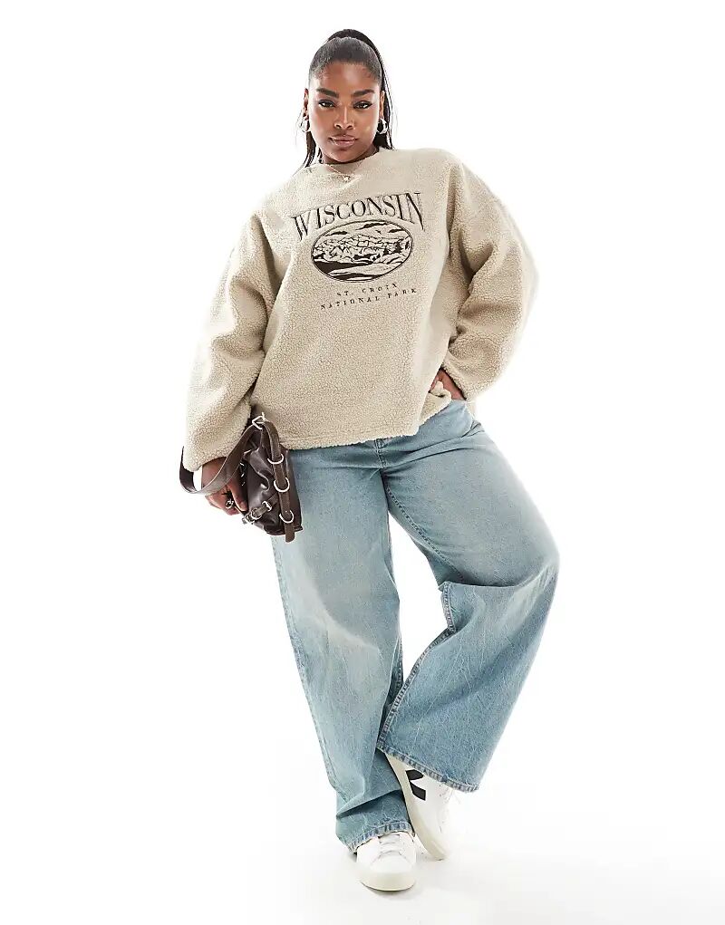 Свитшот Curve Wisconsin с вышивкой из искусственного меха бежевого цвета от ASOS DESIGN Asos Curve
Свитшот Curve Wisconsin с вышивкой из искусственного меха бежевого цвета от ASOS DESIGN Asos Curve