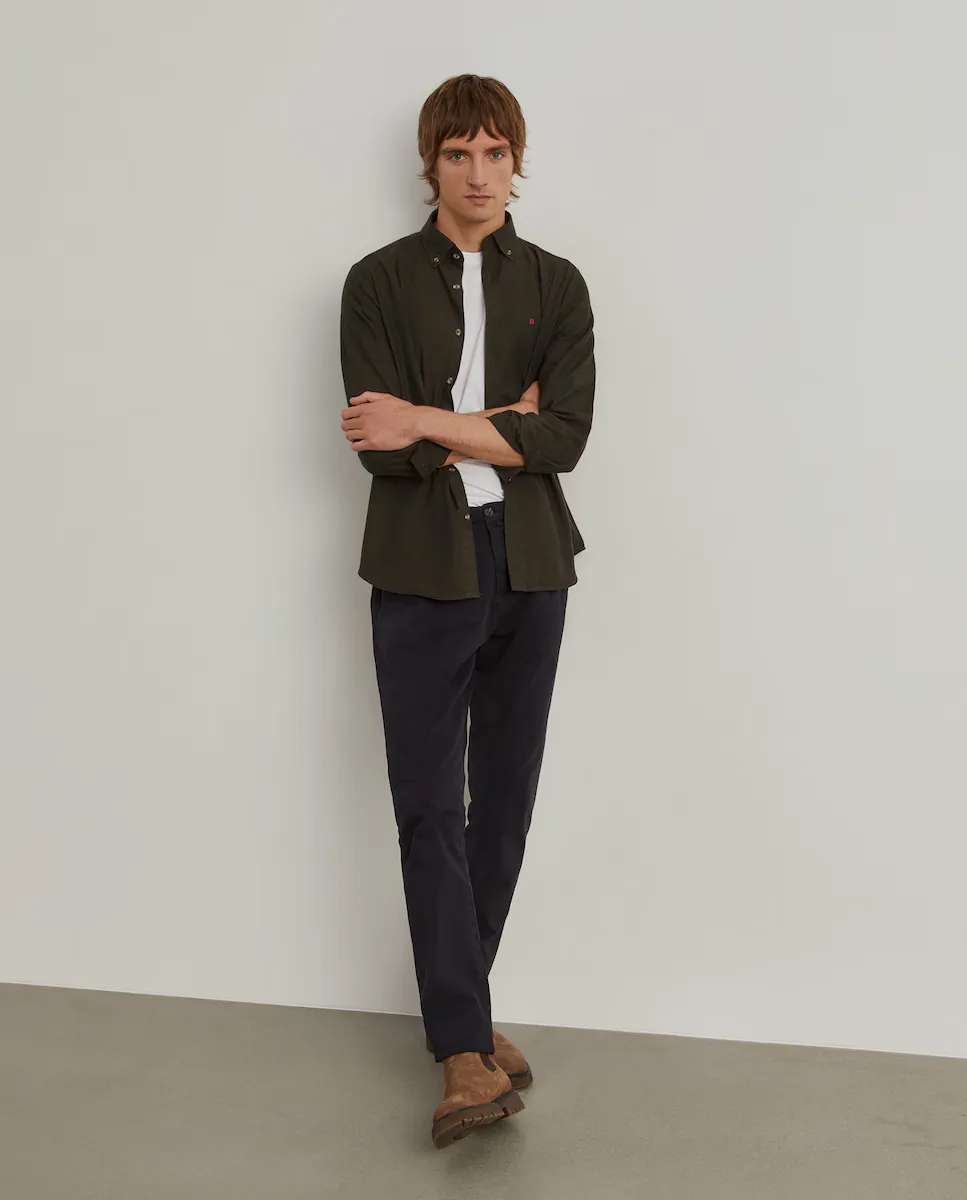 Мужские брюки-чиносы классического кроя со складками темно-синего цвета Lion of Porches, темно-синий
Мужские брюки-чиносы классического кроя со складками темно-синего цвета Lion of Porches, темно-синий