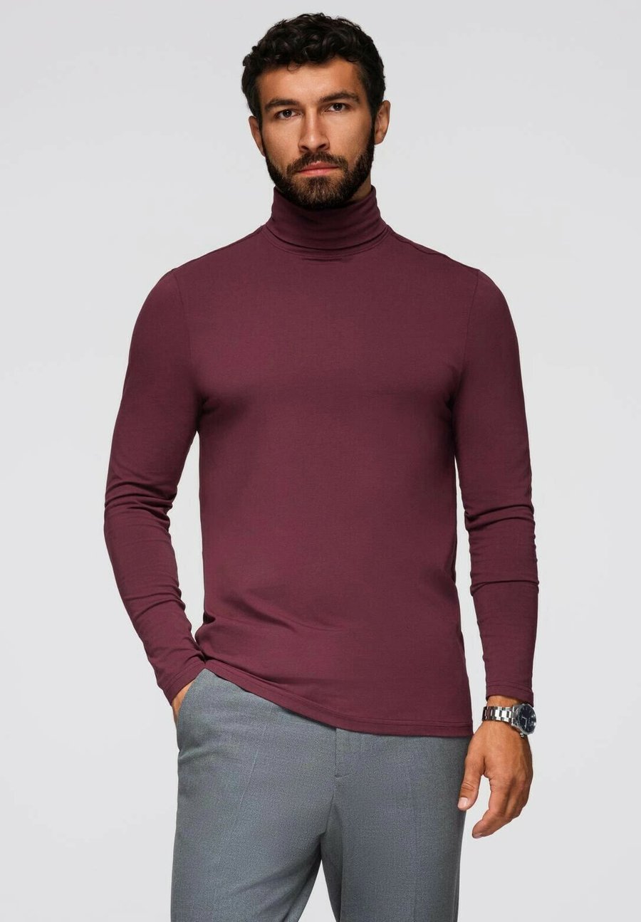 Топ Ombre TURTLENECK, Burgundy/Bordeaux
Топ Ombre TURTLENECK, Burgundy/Bordeaux