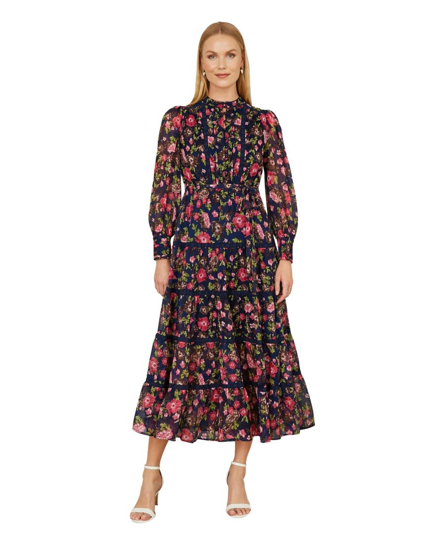 Длинное платье с цветочным принтом и кружевной отделкой Yumi, Navy
Длинное платье с цветочным принтом и кружевной отделкой Yumi, Navy