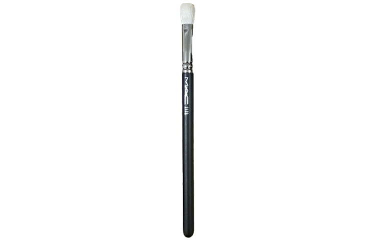 Classic Smudge Brush Soft #217/#217s MAC
Classic Smudge Brush Soft #217/#217s MAC