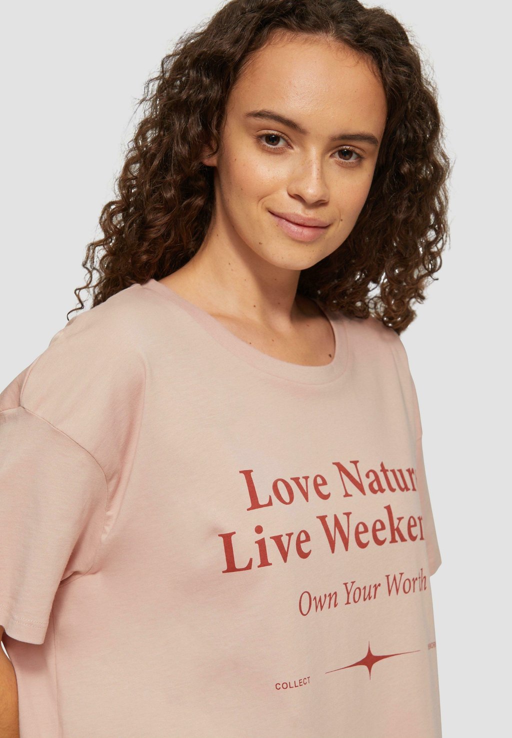 Футболка с принтом ÜBERSCHNITTENEN SCHULTERN QS, светло-розовый
Футболка с принтом ÜBERSCHNITTENEN SCHULTERN QS, светло-розовый