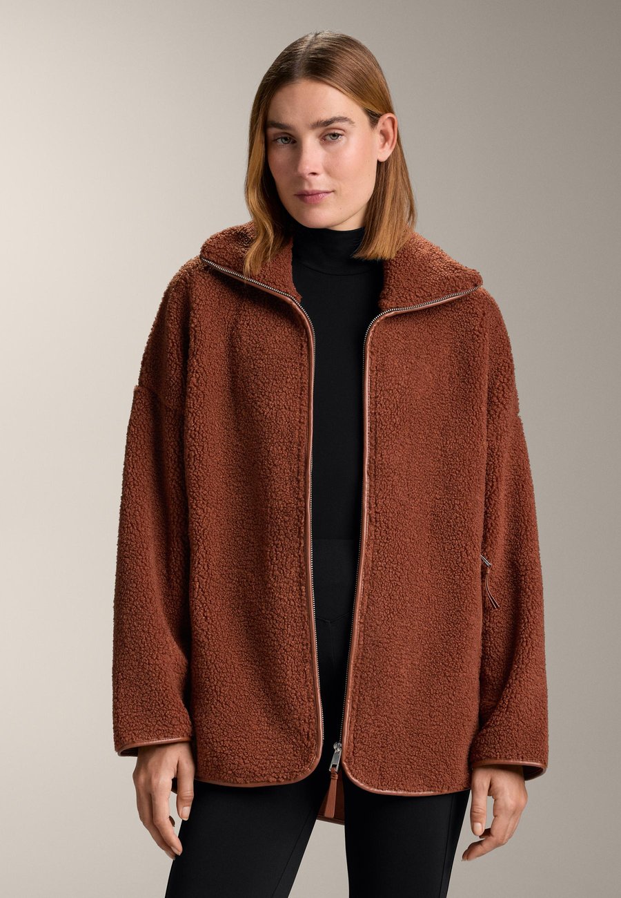 Флисовая куртка OYSHO OVERSIZE FAUX-SHEARLING, Dark Red
Флисовая куртка OYSHO OVERSIZE FAUX-SHEARLING, Dark Red