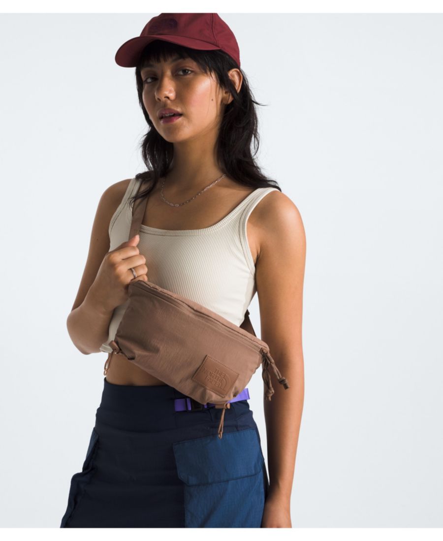 Женская поясная сумка Never Stop через плечо The North Face, Latte
Женская поясная сумка Never Stop через плечо The North Face, Latte