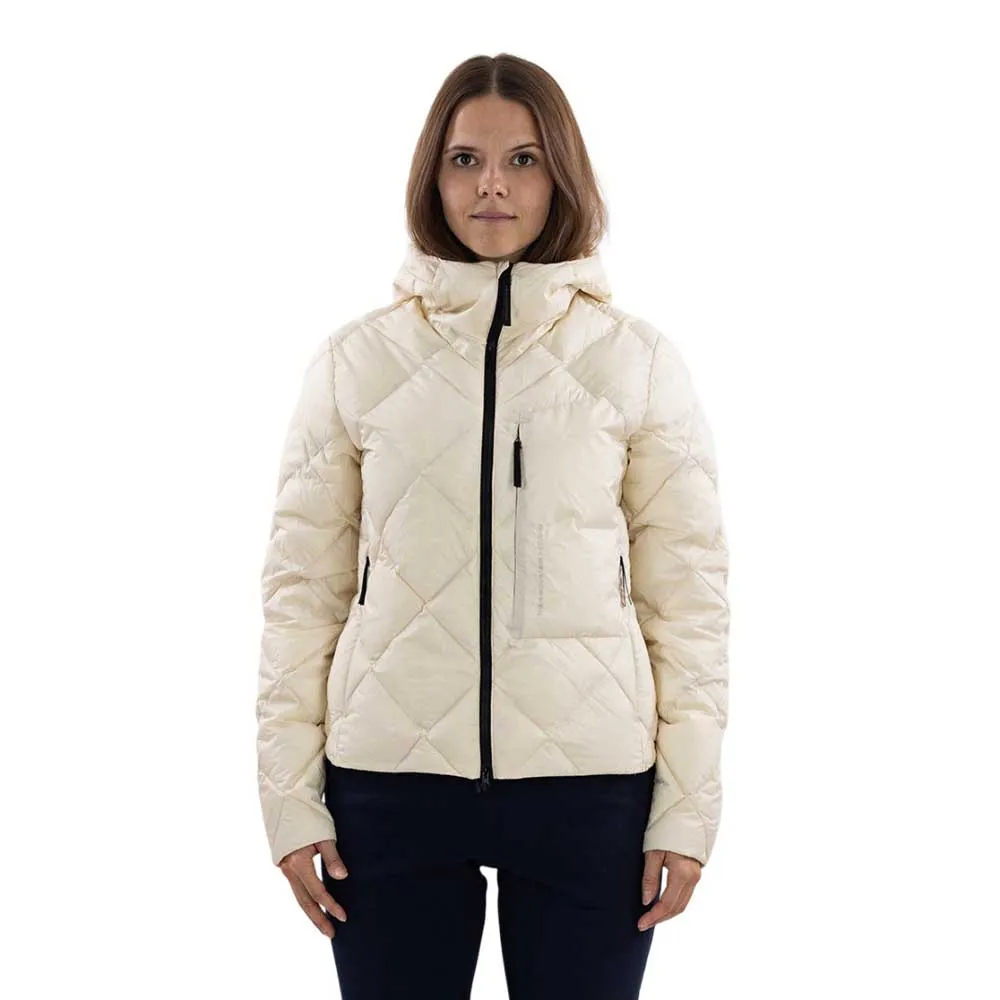 Куртка The Mountain Studio ultralight hood down, бежевый
Куртка The Mountain Studio ultralight hood down, бежевый