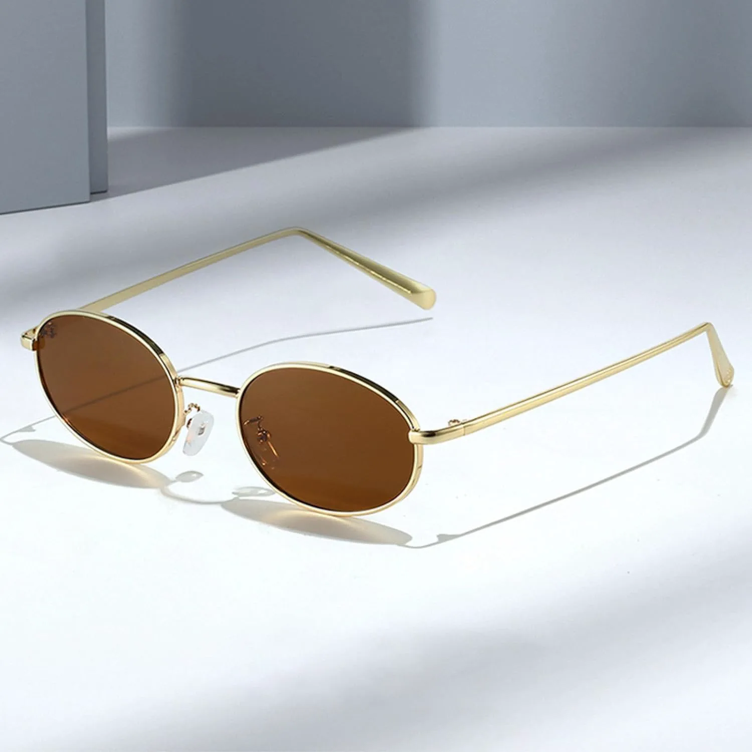 Солнцезащитные очки для женщин в стиле ретро, маленькие овальные, металлическая оправа, защита от УФ-излучения UV400, для мужчин в стиле панк UATXTAU, Golden Gray
Солнцезащитные очки для женщин в стиле ретро, маленькие овальные, металлическая оправа, защита от УФ-излучения UV400, для мужчин в стиле панк UATXTAU, Golden Gray