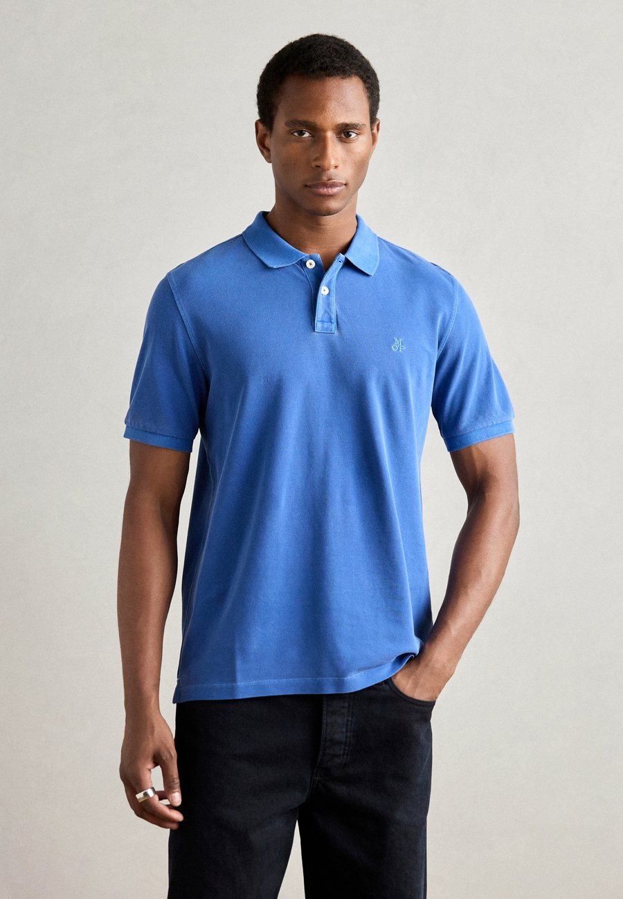 Поло Marc O'Polo SHORT SLEEVE SLITS AT HEM EMBROIDERY, Pacific Blue/Blue
Поло Marc O'Polo SHORT SLEEVE SLITS AT HEM EMBROIDERY, Pacific Blue/Blue
