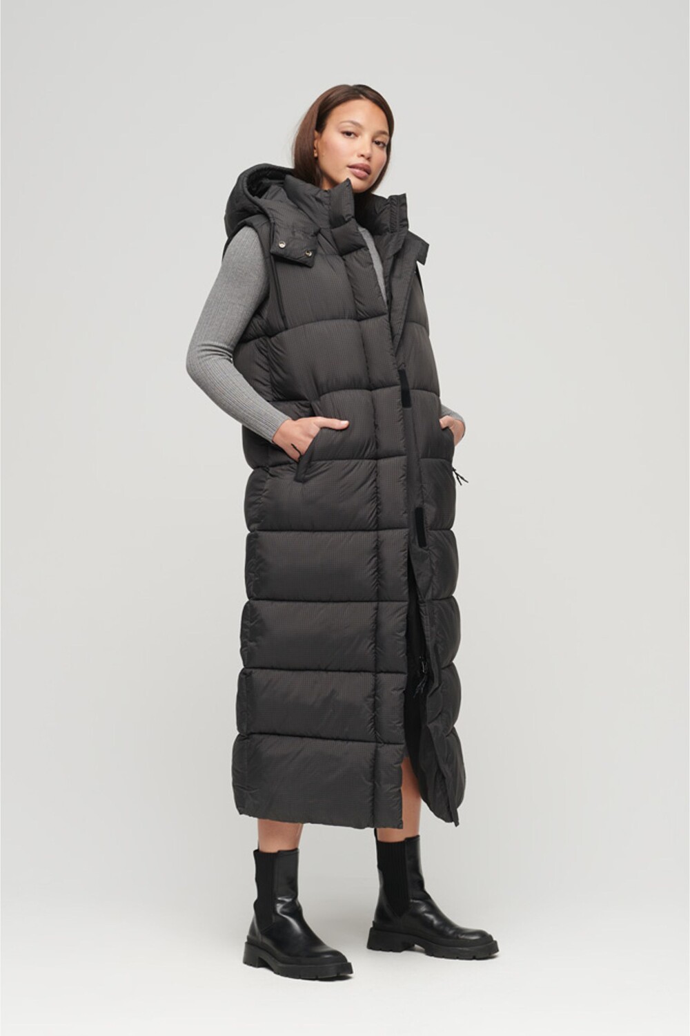 Удлиненный жилет из рипстопа с капюшоном Superdry, черный
Удлиненный жилет из рипстопа с капюшоном Superdry, черный