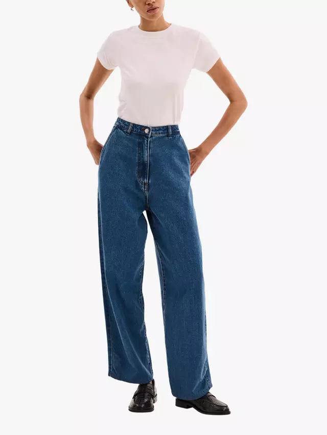 Джинсы OMNES Marlo Heart Pocket, цвет blue denim
Джинсы OMNES Marlo Heart Pocket, цвет blue denim