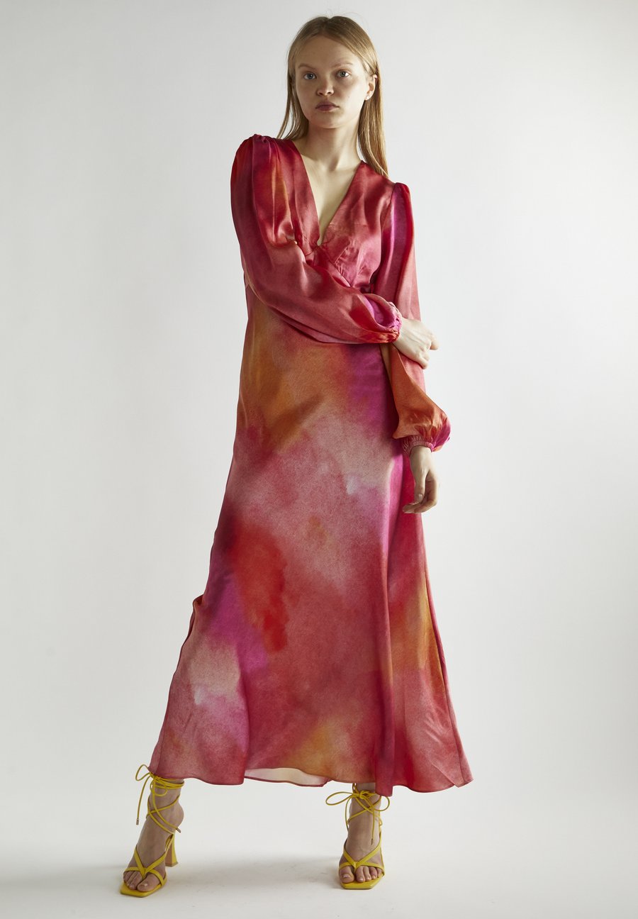 Платье Glamorous FLOWER, Orange Pink Tie Dye/Orange
Платье Glamorous FLOWER, Orange Pink Tie Dye/Orange