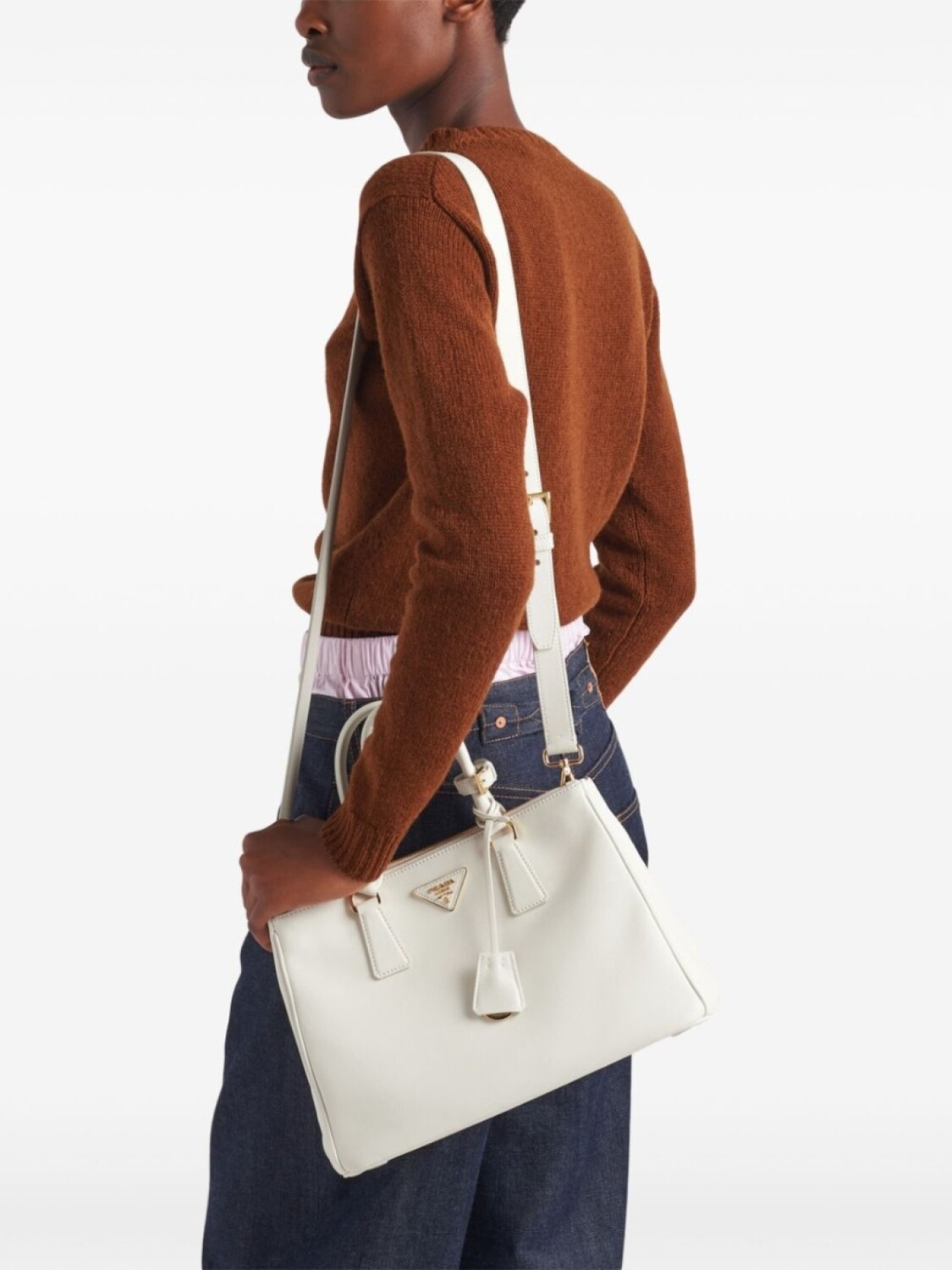 Большая кожаная сумка Prada Galleria, белый
Большая кожаная сумка Prada Galleria, белый