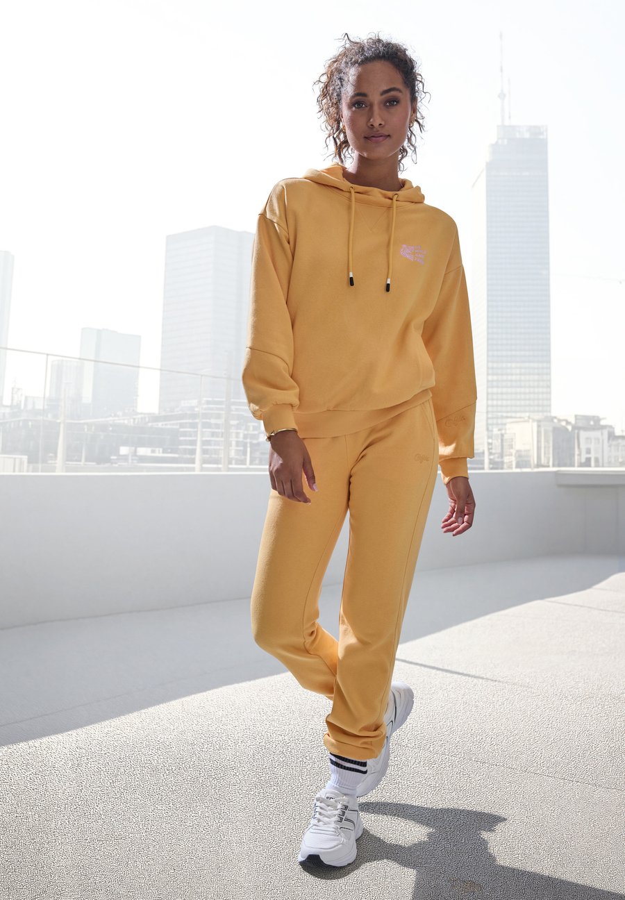 Худи Buffalo Hoodie, Orange, Оранжевый, Худи Buffalo Hoodie, Orange
Худи Buffalo Hoodie, Orange, Оранжевый, Худи Buffalo Hoodie, Orange