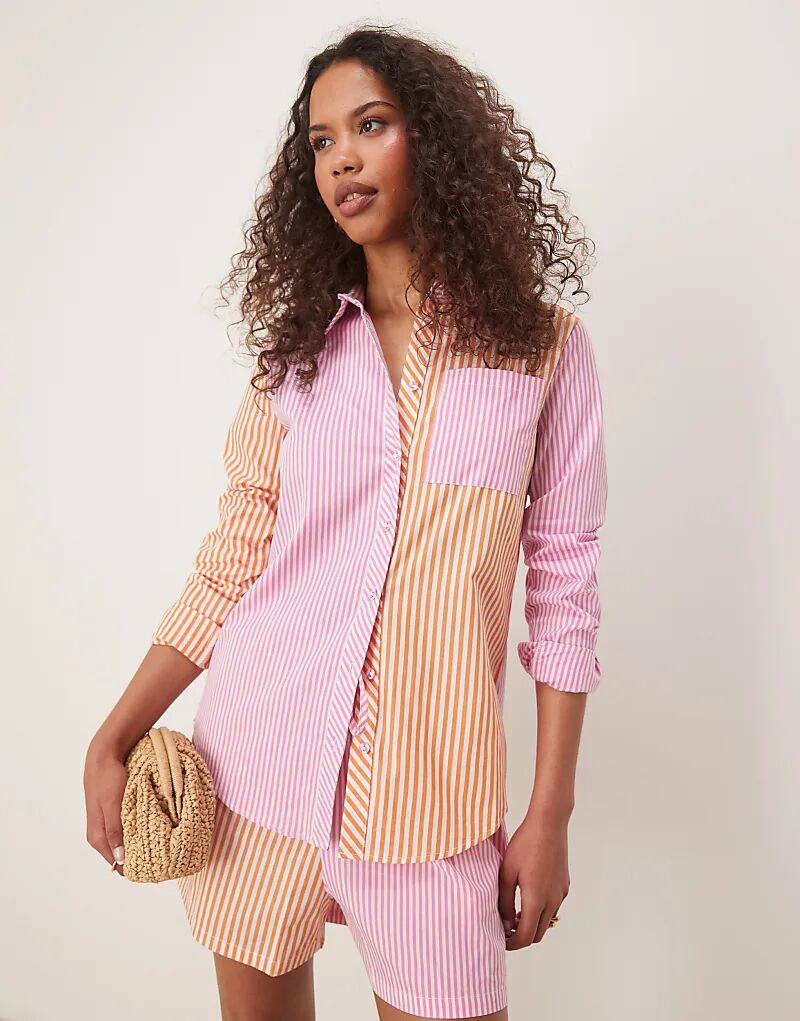 Гламурная рубашка с длинными рукавами в оранжево-розовую полоску
Гламурная рубашка с длинными рукавами в оранжево-розовую полоску