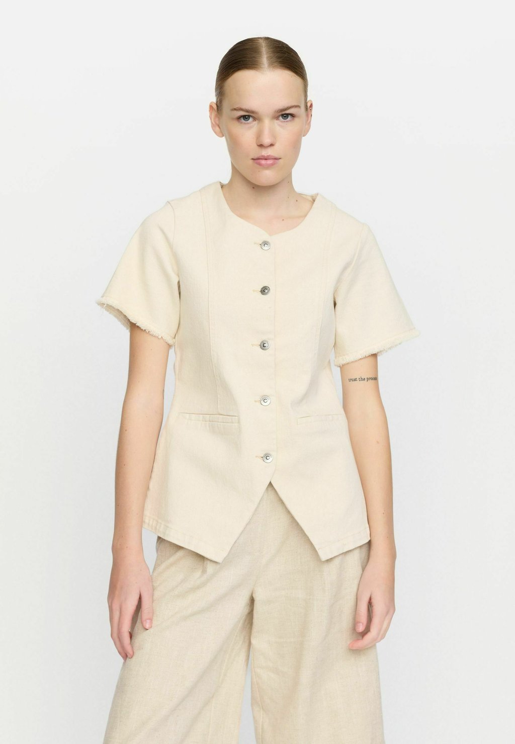 Блуза SRPHEOBE Soft Rebels, бежевый
Блуза SRPHEOBE Soft Rebels, бежевый