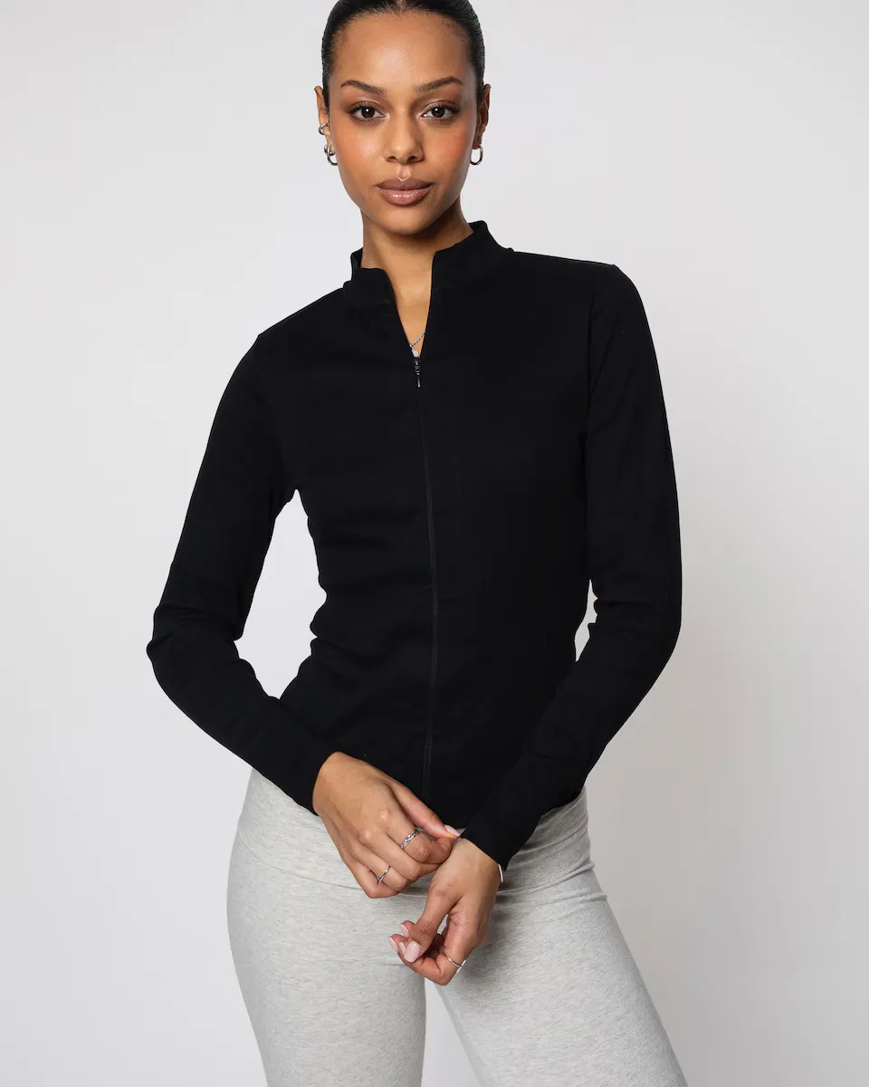 Женская приталенная куртка с потайной молнией из органического хлопка Believe Athletics, черный
Женская приталенная куртка с потайной молнией из органического хлопка Believe Athletics, черный