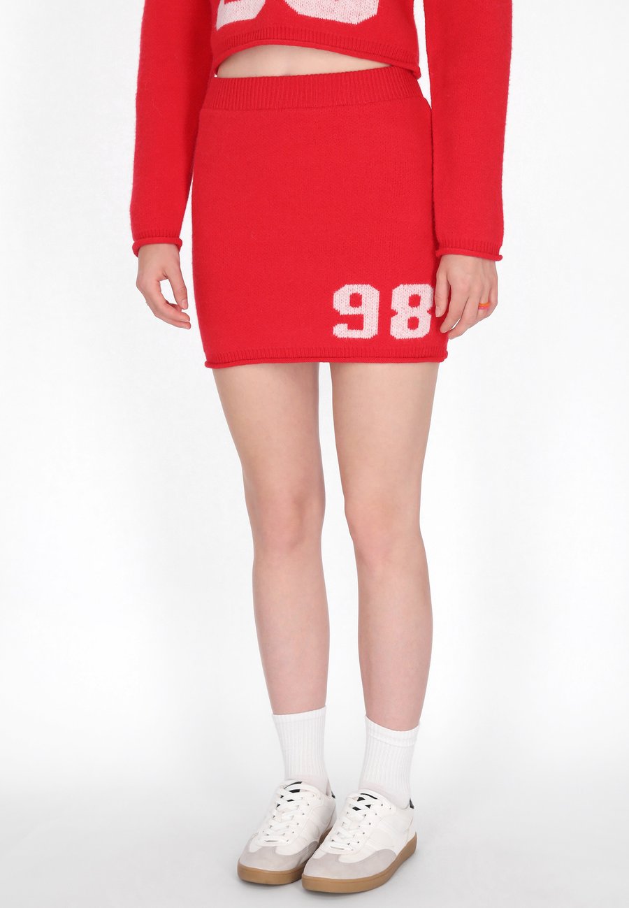 Юбка myMo Mini skirt, Red White/Red
Юбка myMo Mini skirt, Red White/Red
