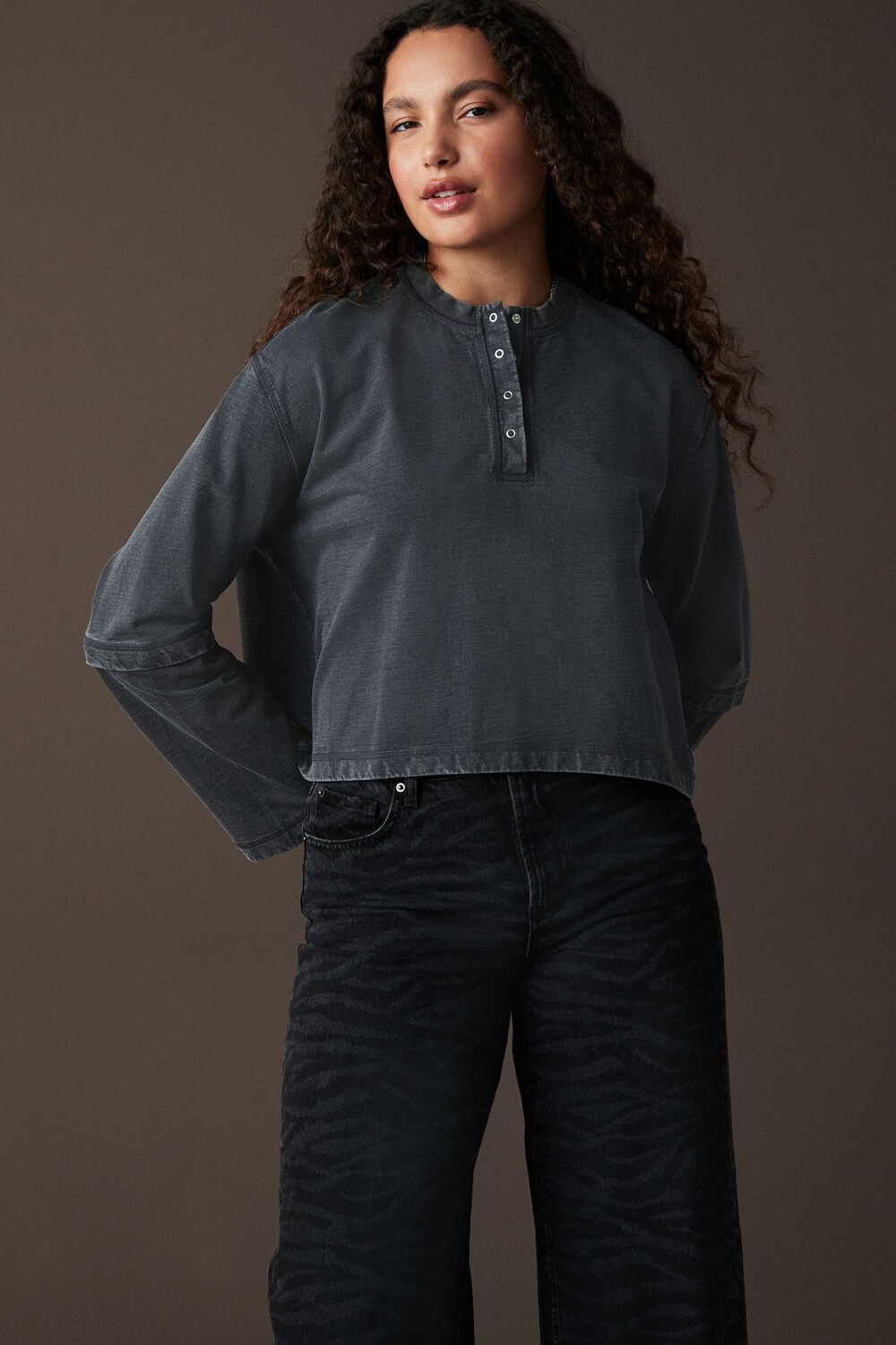 Свитшот свободного кроя с застежкой кнопкой спереди и широкими рукавами Next, синий
Свитшот свободного кроя с застежкой кнопкой спереди и широкими рукавами Next, синий