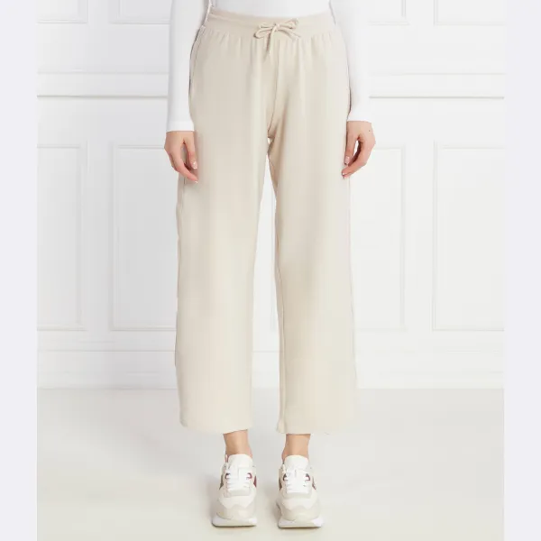 Спортивные брюки свободного кроя Tommy Hilfiger, бежевый
Спортивные брюки свободного кроя Tommy Hilfiger, бежевый