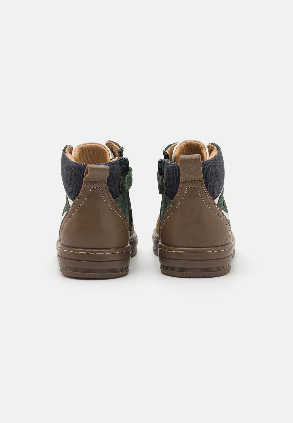 Высокие кроссовки LEATHER Friboo, темно-синий
Высокие кроссовки LEATHER Friboo, темно-синий