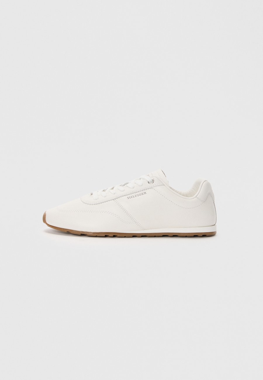 Кроссовки Tommy Hilfiger TH LORUN ICON, Ecru/Off-White
Кроссовки Tommy Hilfiger TH LORUN ICON, Ecru/Off-White