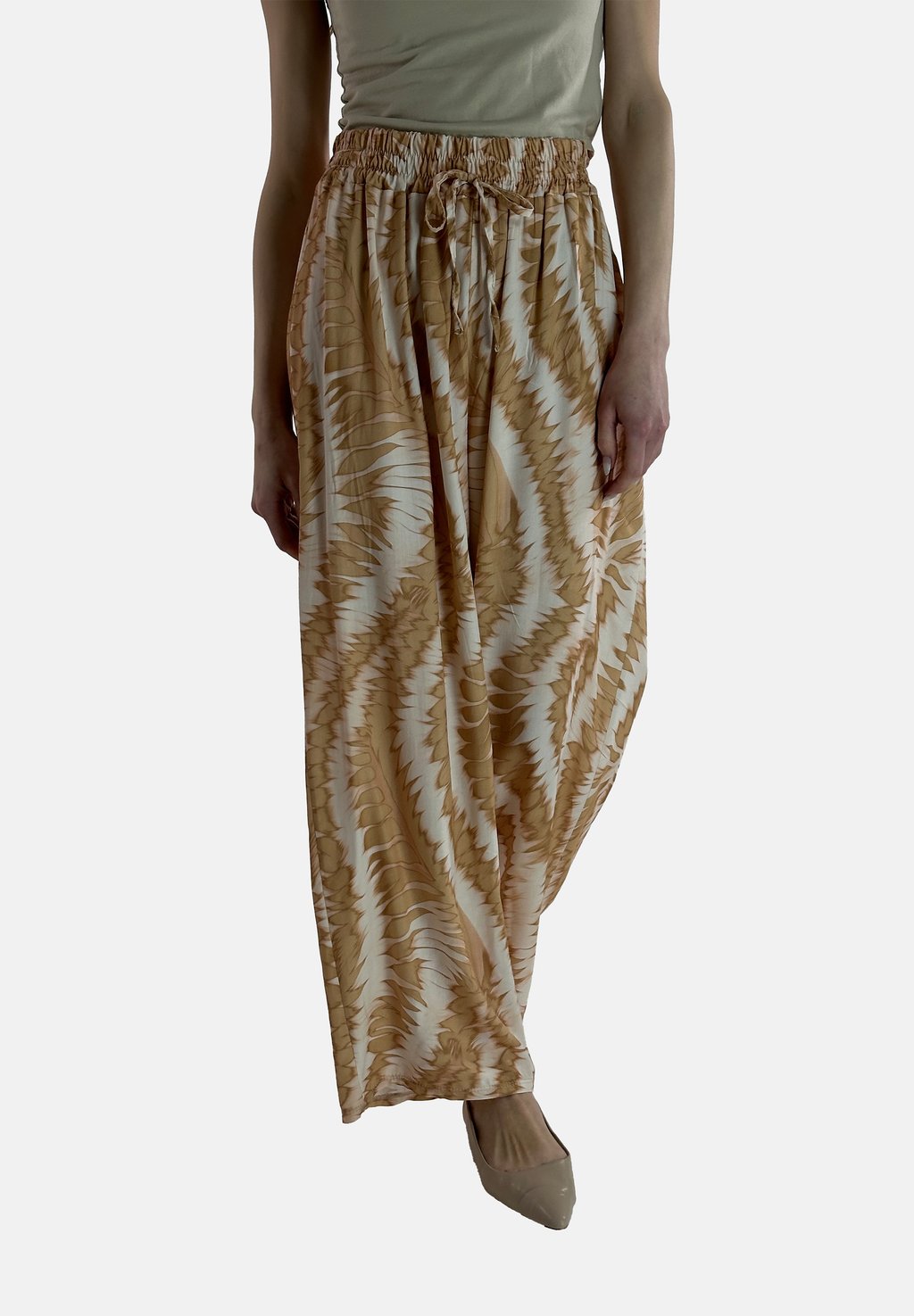 Брюки Elara, бежевый
Брюки Elara, бежевый