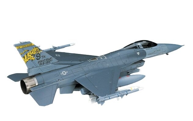 F-16CJ Fighting Falcon (Блок 50) 1:72 Hasegawa D18
F-16CJ Fighting Falcon (Блок 50) 1:72 Hasegawa D18