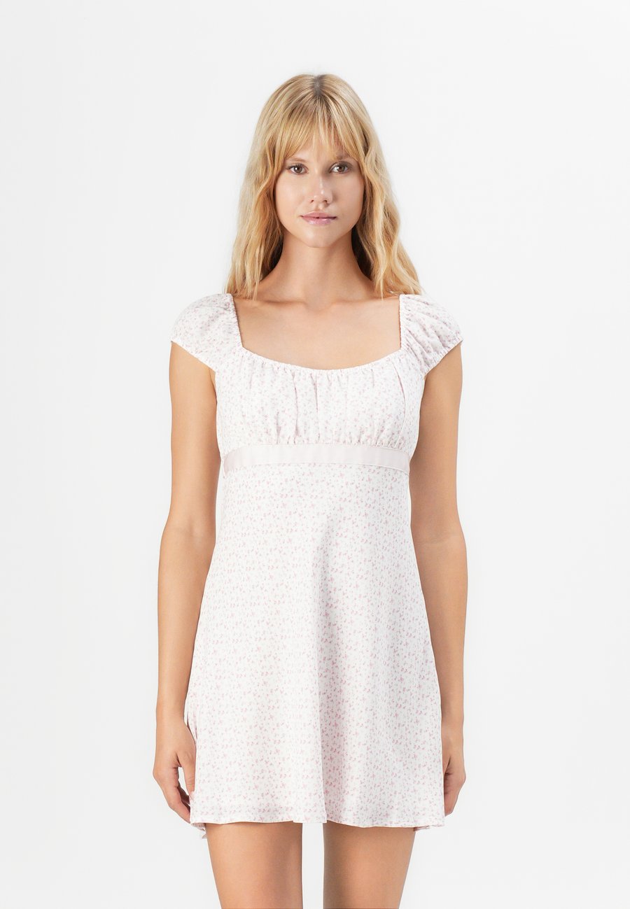 Платье Hollister Co. CAP SLEEVE SASH MINI , White
Платье Hollister Co. CAP SLEEVE SASH MINI , White