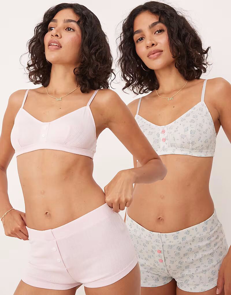 Комплект из 2 трусов-боксеров ASOS DESIGN с цветочным принтом и розовыми ажурными вставками
Комплект из 2 трусов-боксеров ASOS DESIGN с цветочным принтом и розовыми ажурными вставками