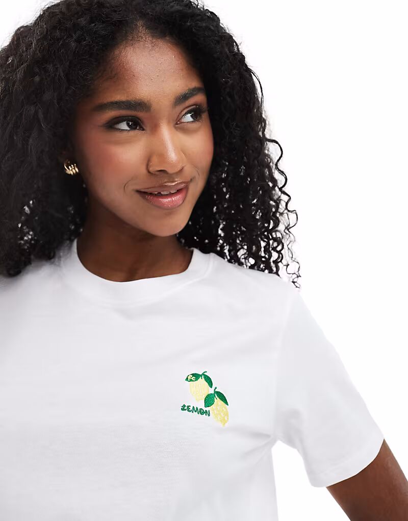 Футболка French Connection с вышитым лимоном белого цвета
Футболка French Connection с вышитым лимоном белого цвета