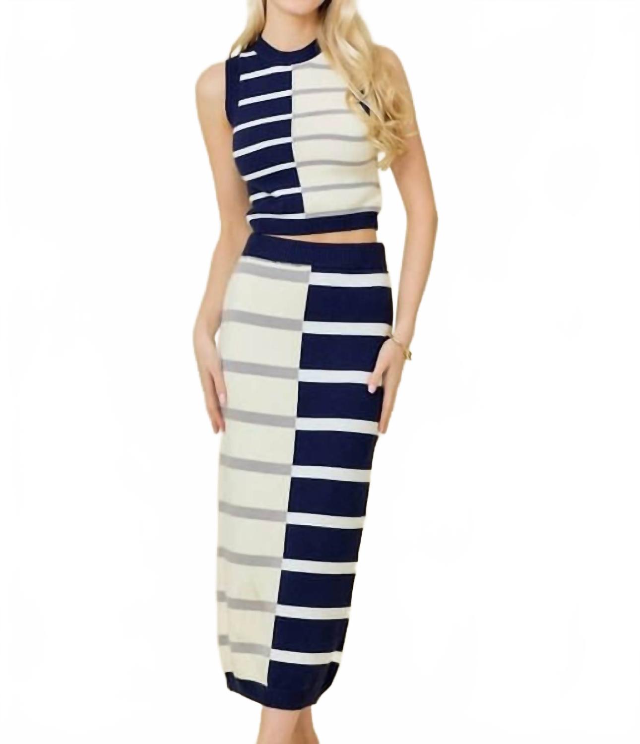 Комплект Angela: свитер и юбка в цвете navy/cream Main Strip
Комплект Angela: свитер и юбка в цвете navy/cream Main Strip