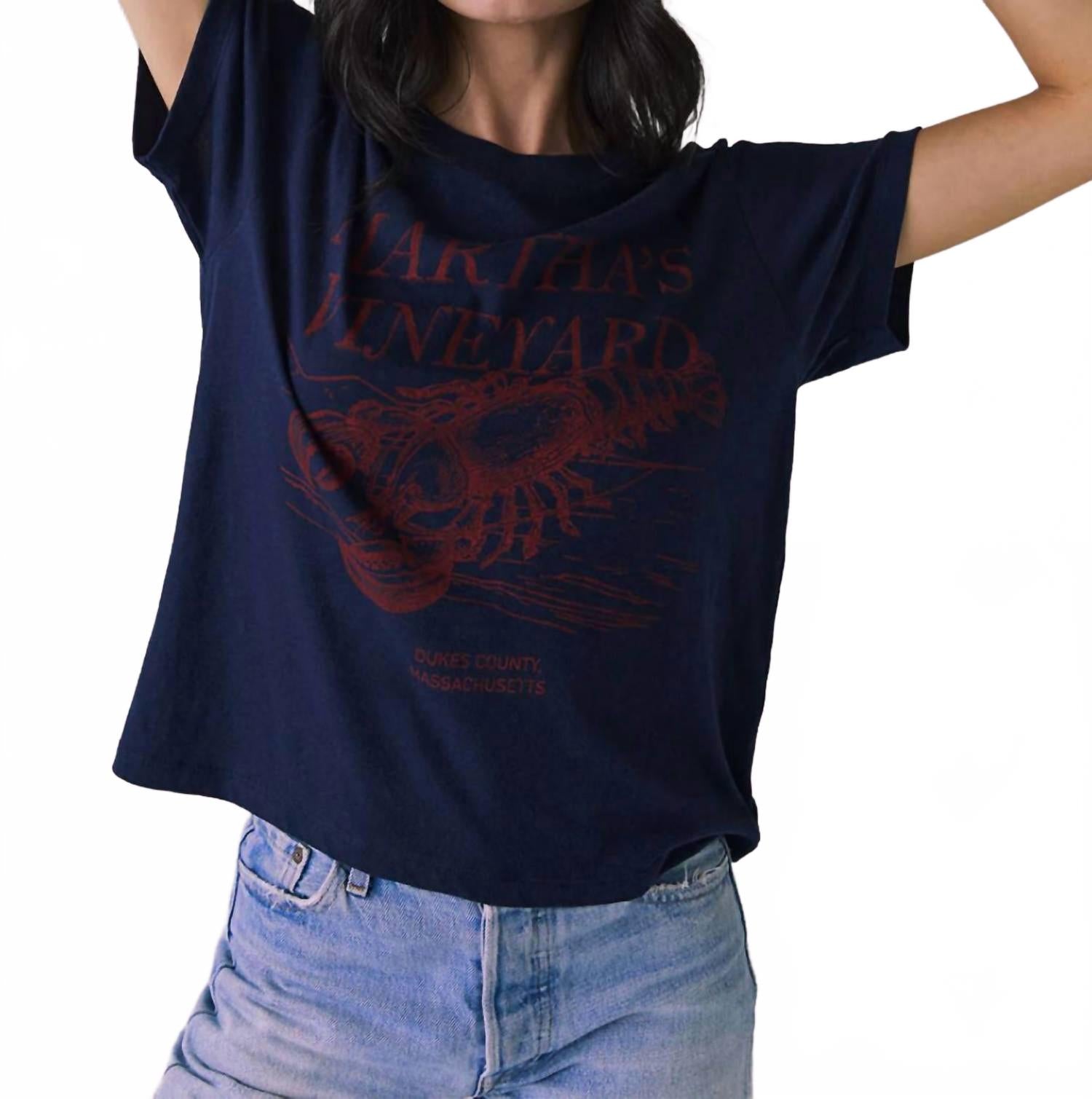 Футболка с принтом Martha's Vineyard в темно-синем цвете Chaser
Футболка с принтом Martha's Vineyard в темно-синем цвете Chaser