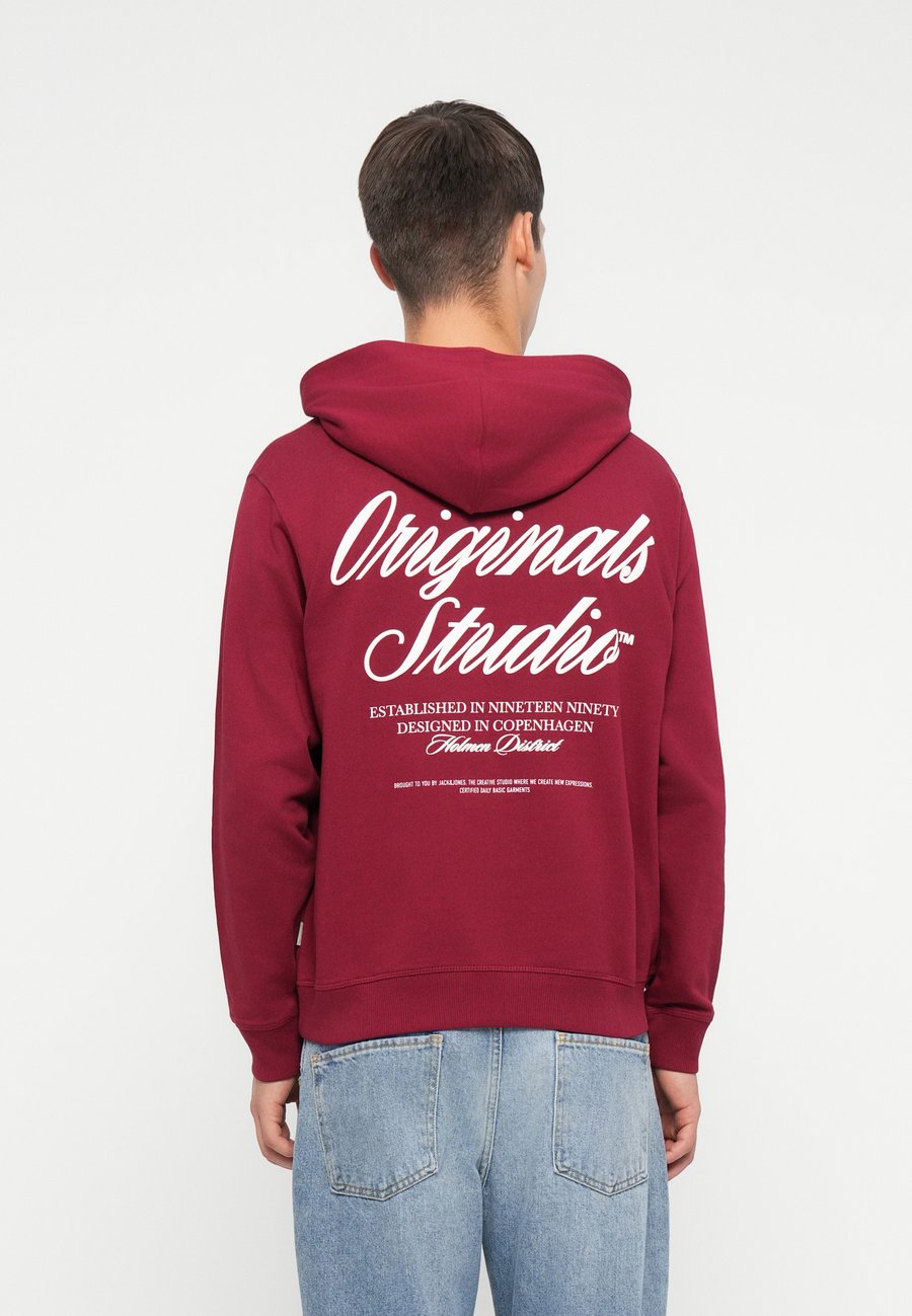 Худи Jack & Jones JORNORREBRO TYPO BACK HOOD SN, Tibetan Red/Red, Красный, Худи Jack & Jones JORNORREBRO TYPO BACK HOOD SN, Tibetan Red/Red
Худи Jack & Jones JORNORREBRO TYPO BACK HOOD SN, Tibetan Red/Red, Красный, Худи Jack & Jones JORNORREBRO TYPO BACK HOOD SN, Tibetan Red/Red