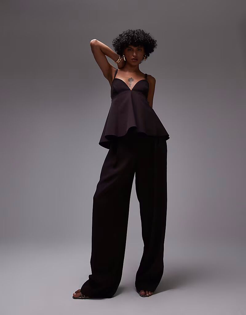 Брюки-баллоны Mango, приталенные, шоколадного цвета
Брюки-баллоны Mango, приталенные, шоколадного цвета