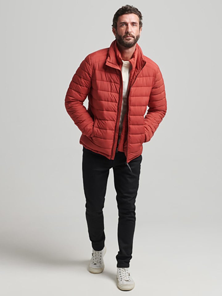 Superdry Стеганая куртка красного цвета
Superdry Стеганая куртка красного цвета