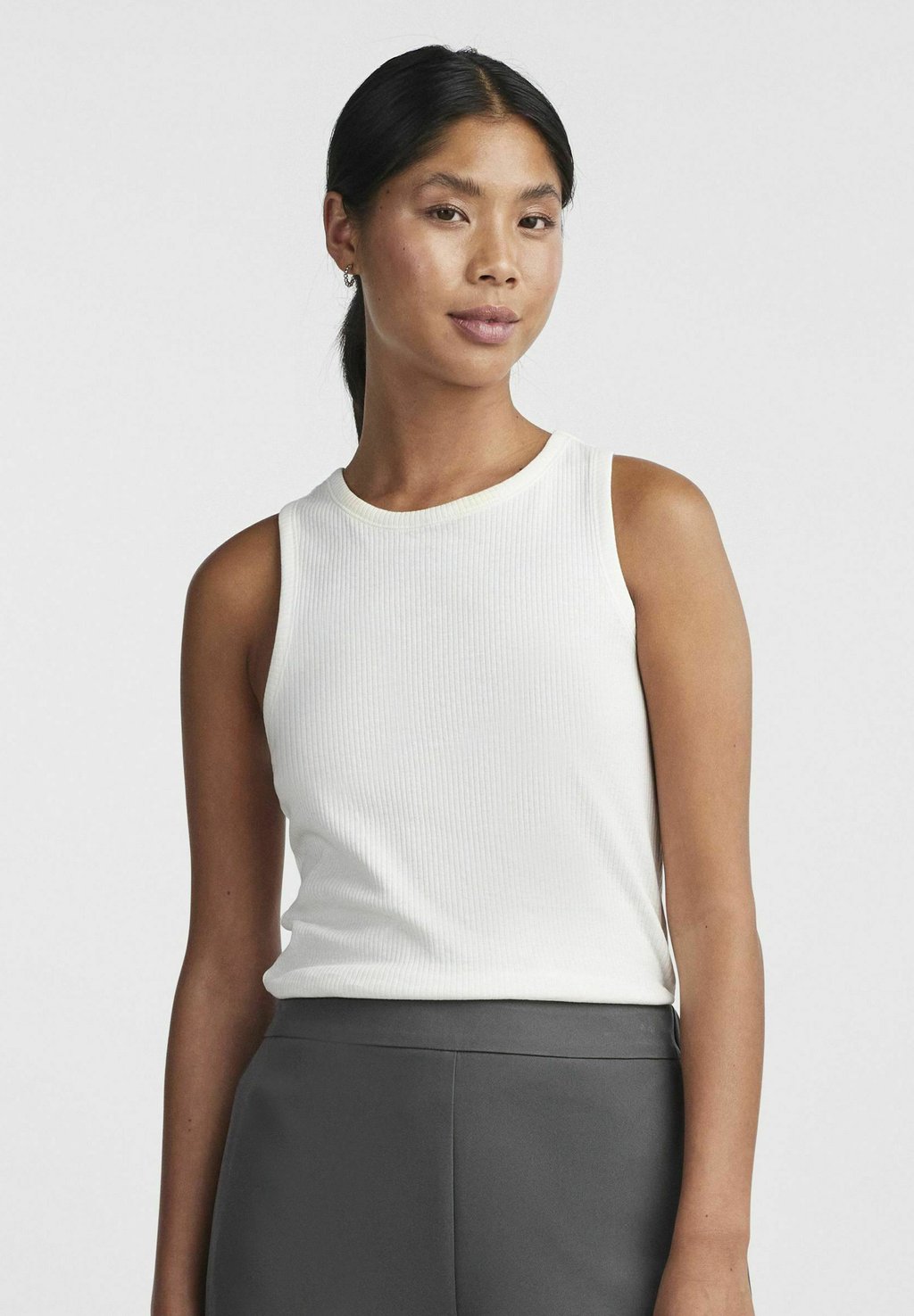 Топ PCRUKA Pieces, белый
Топ PCRUKA Pieces, белый