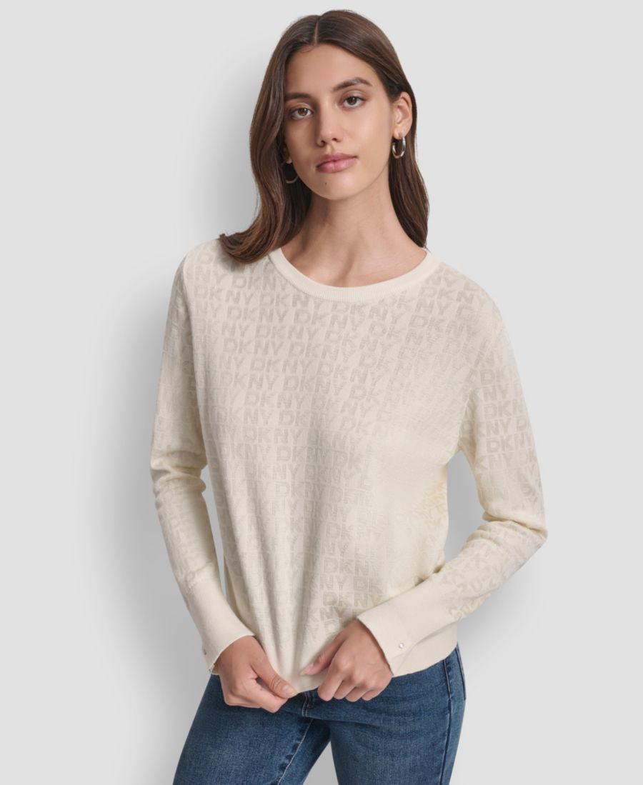 Небольшой свитер с геометрическим принтом и круглым вырезом DKNY Jeans, Eggnog
Небольшой свитер с геометрическим принтом и круглым вырезом DKNY Jeans, Eggnog
