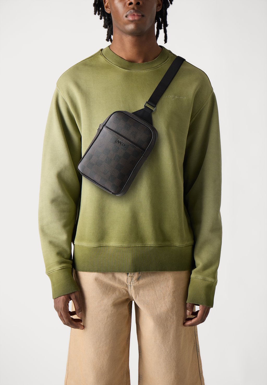 Сумка через плечо CORTINA PIAZZA TIMO SLINGBAG UNISEX JOOP!, темно-коричневый 
Сумка через плечо CORTINA PIAZZA TIMO SLINGBAG UNISEX JOOP!, темно-коричневый