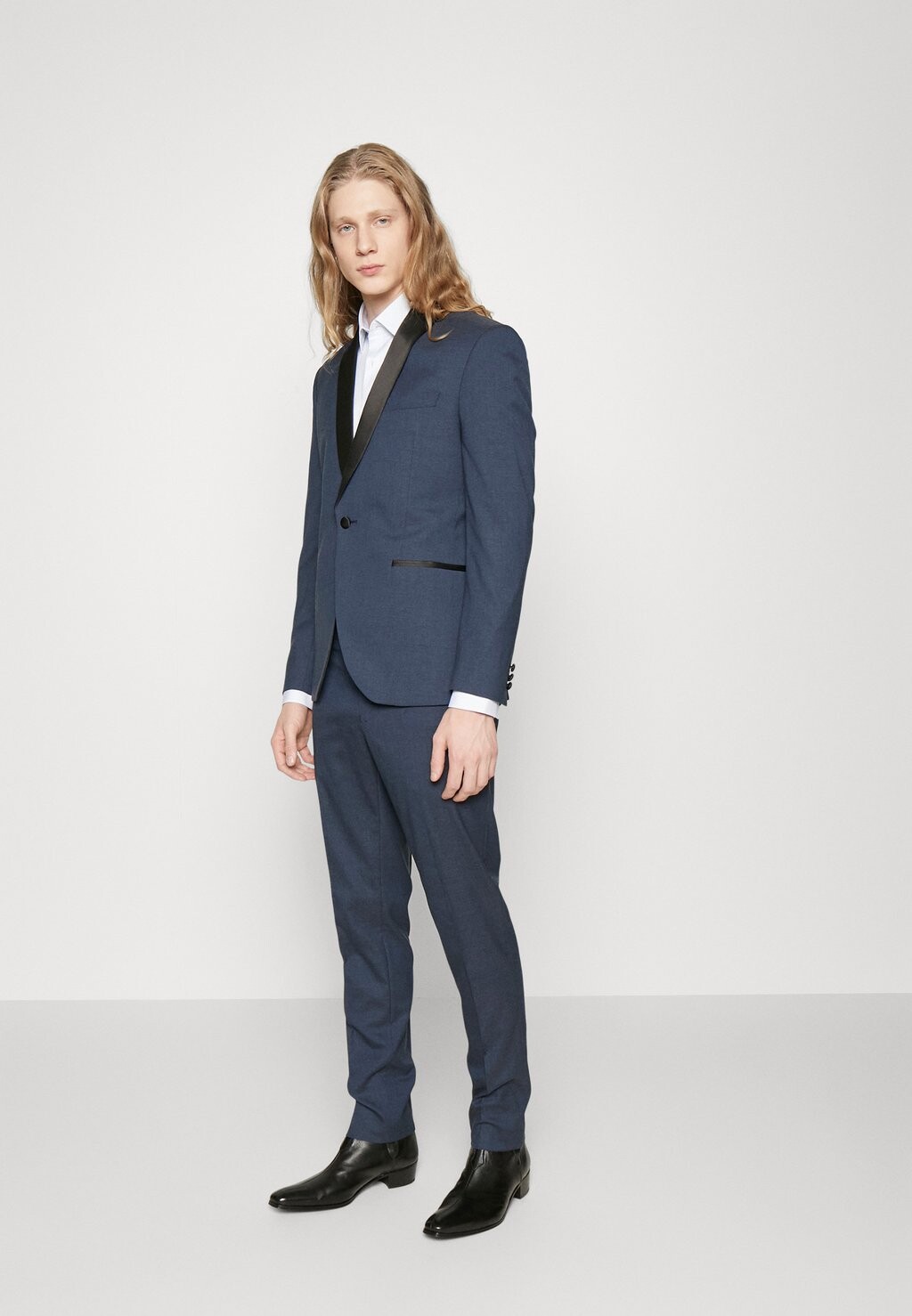 Костюм TUX Isaac Dewhirst, цвет dark blue
Костюм TUX Isaac Dewhirst, цвет dark blue