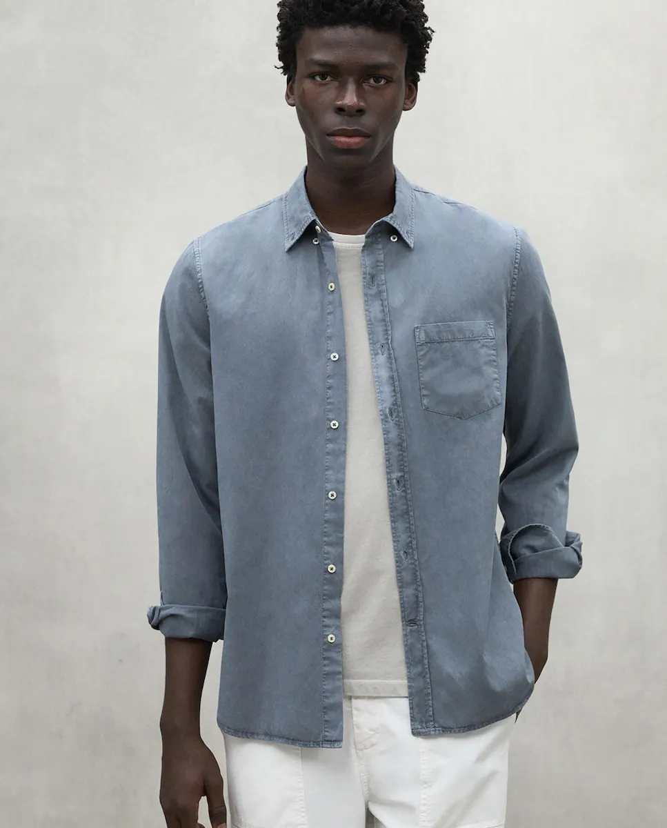 Простая мужская рубашка с длинными рукавами и неброским логотипом на рукаве Ecoalf, синий
Простая мужская рубашка с длинными рукавами и неброским логотипом на рукаве Ecoalf, синий