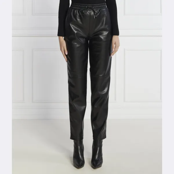 Брюки стандартного кроя Guess, черный
Брюки стандартного кроя Guess, черный