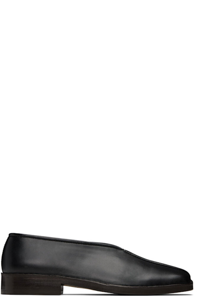 Черные плоские тапочки с кантом LEMAIRE
Черные плоские тапочки с кантом LEMAIRE